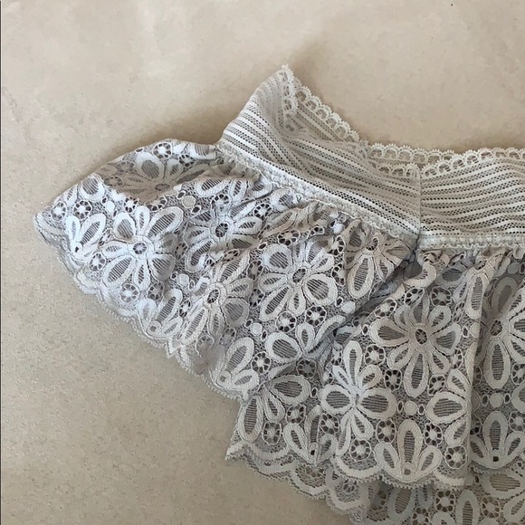 BRAND NEW VICTORIA’S SECRET BRALETTE, SIZE XS - Picture 6 of 7